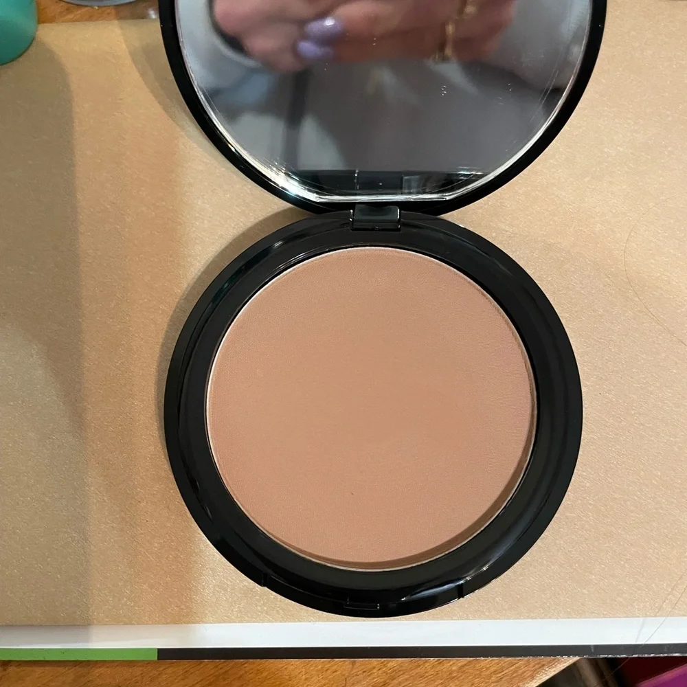⭐️⬇️⭐️ price drop Aesthetica brand bronzer NIB